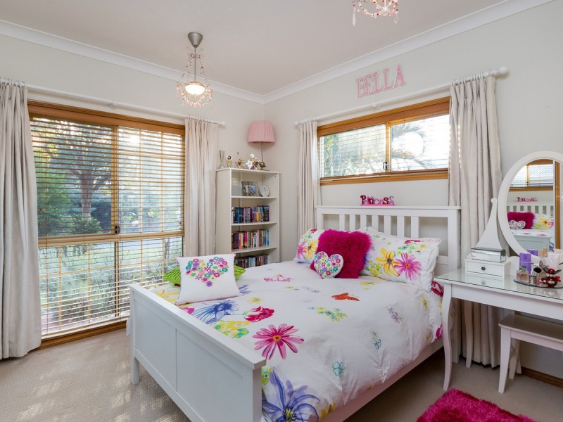 11 Creedin Court, Redland Bay QLD 4165