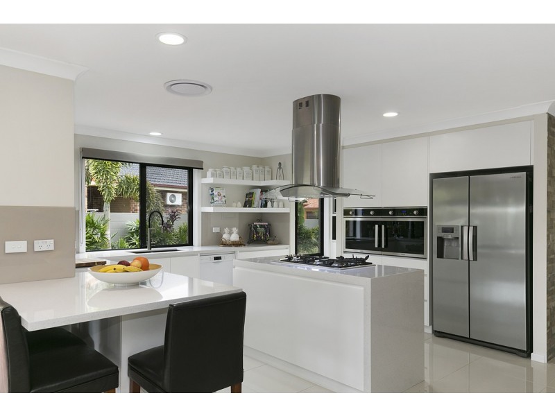 12 Plymouth Court, Raby Bay QLD 4163