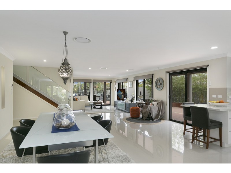 12 Plymouth Court, Raby Bay QLD 4163