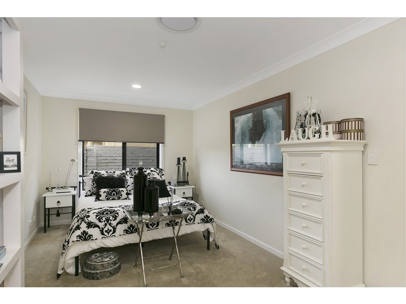 12 Plymouth Court, Raby Bay QLD 4163