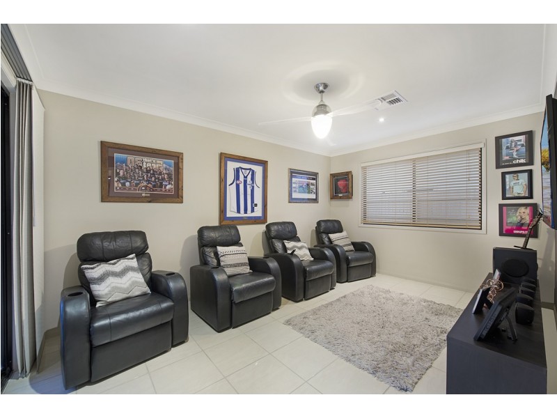 24 Compass Court, Raby Bay QLD 4163