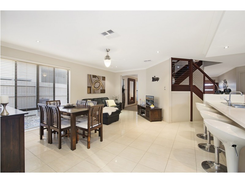 24 Compass Court, Raby Bay QLD 4163