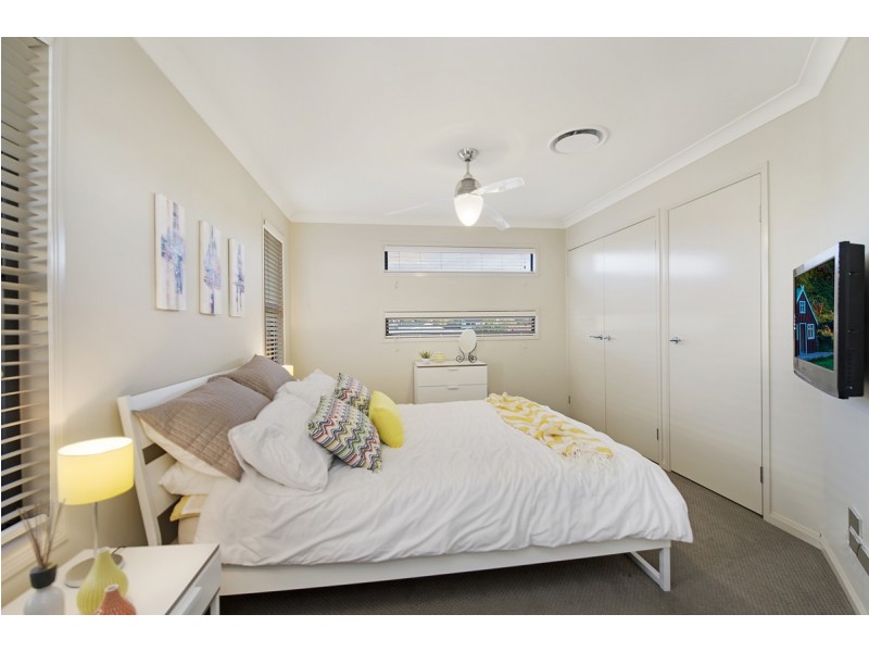 24 Compass Court, Raby Bay QLD 4163