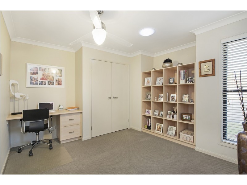 24 Compass Court, Raby Bay QLD 4163