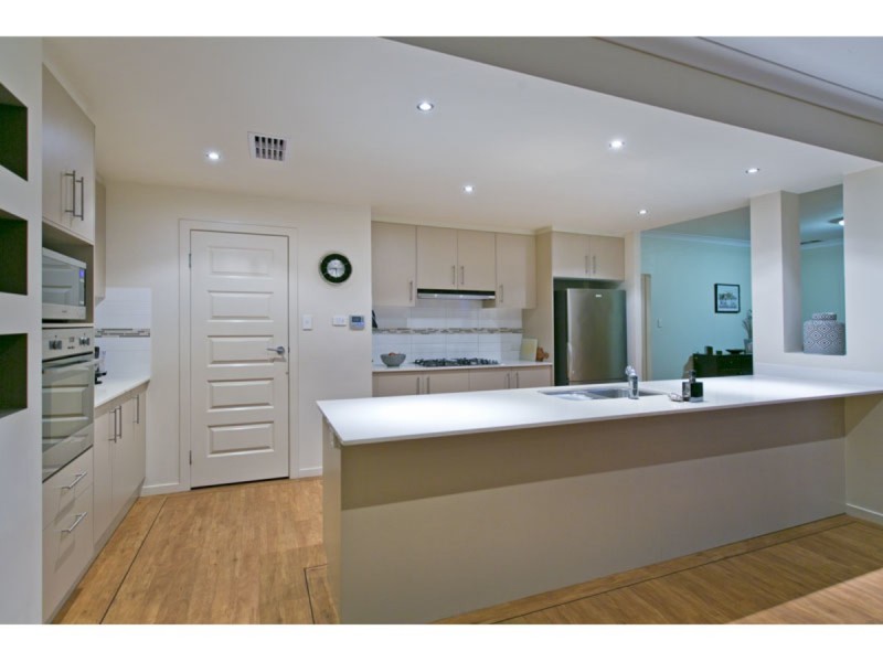 8 Seaspray Street, Thornlands QLD 4164