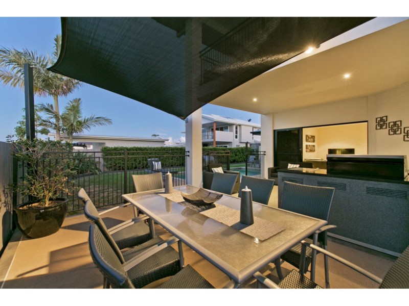 8 Seaspray Street, Thornlands QLD 4164