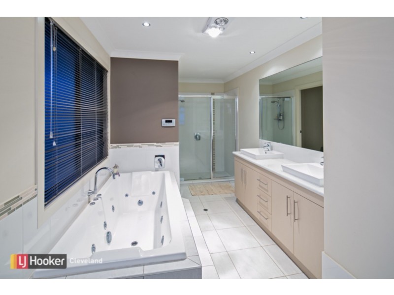 8 Seaspray Street, Thornlands QLD 4164