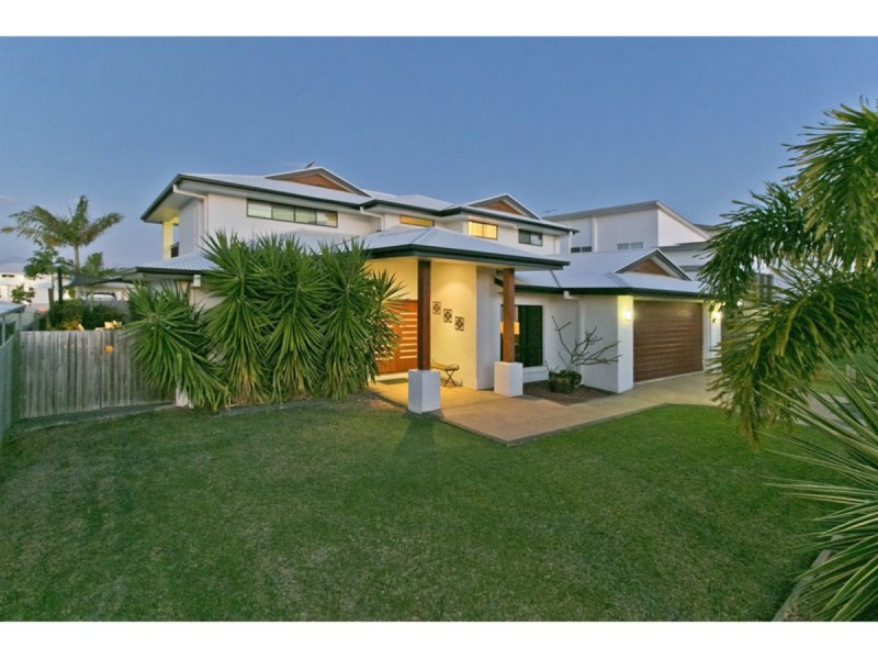 8 Seaspray Street, Thornlands QLD 4164