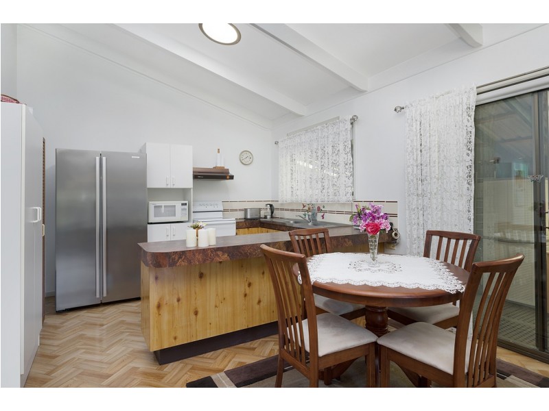 2 Christopher Street, Redland Bay QLD 4165
