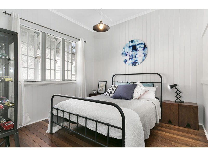 26 Noble Street, Camp Hill QLD 4152