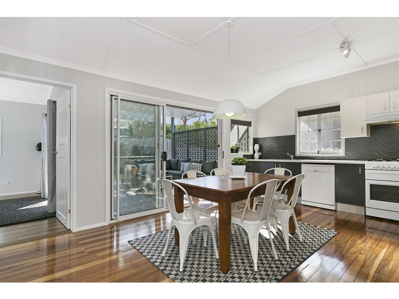 26 Noble Street, Camp Hill QLD 4152