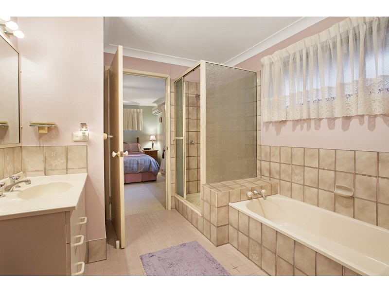 9 Harding Crescent, Cleveland QLD 4163