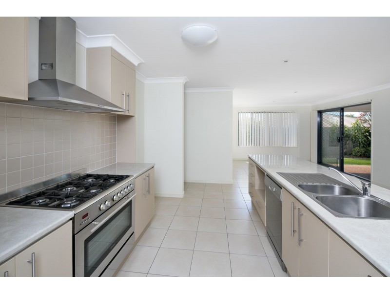 6 Torello Crescent, Victoria Point QLD 4165