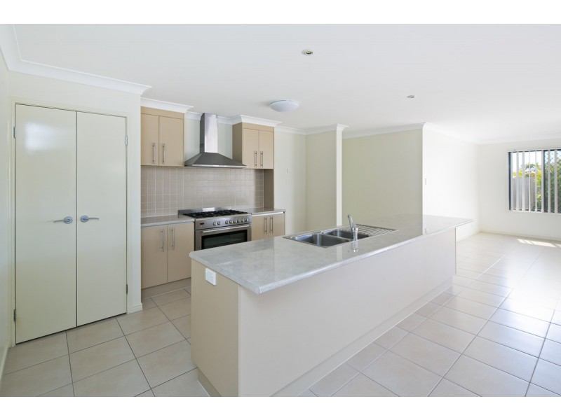 6 Torello Crescent, Victoria Point QLD 4165