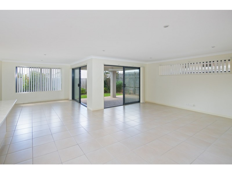 6 Torello Crescent, Victoria Point QLD 4165