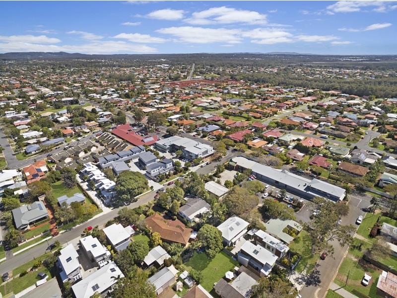 2 Moore Street, Victoria Point QLD 4165