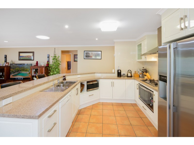 8 Flowers Street, Alexandra Hills QLD 4161