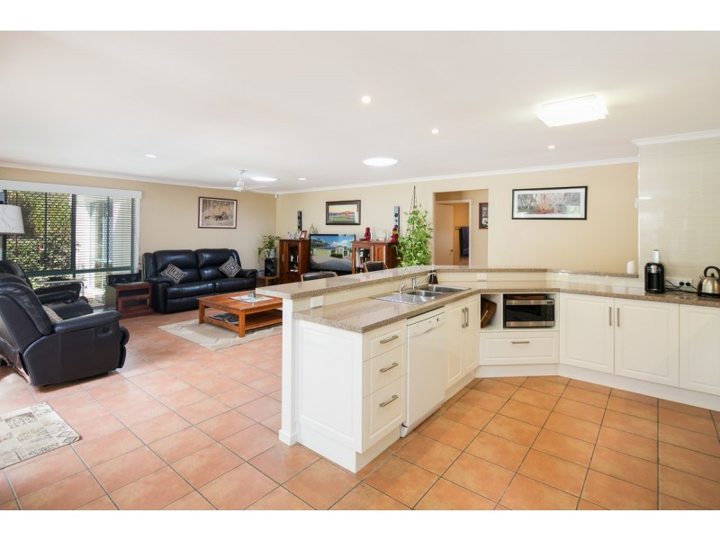 8 Flowers Street, Alexandra Hills QLD 4161