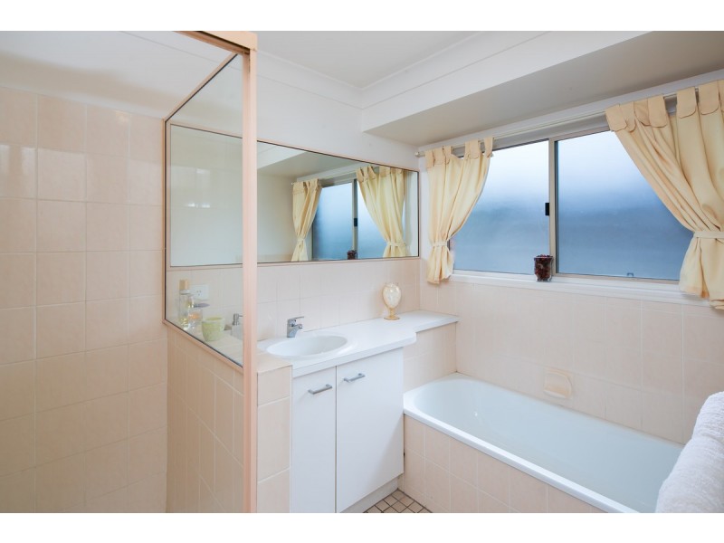 19 Chardonnay Court, Thornlands QLD 4164