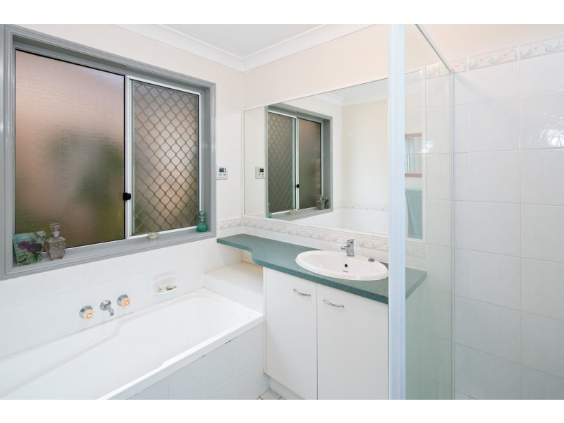 2 Wagtail Court, Victoria Point QLD 4165