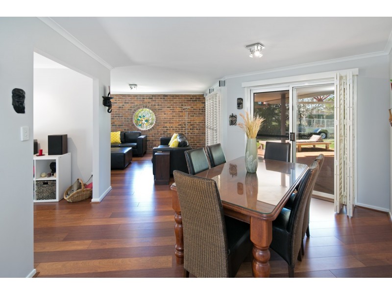 2 Raven Street, Victoria Point QLD 4165