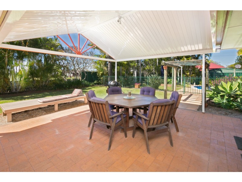 2 Raven Street, Victoria Point QLD 4165