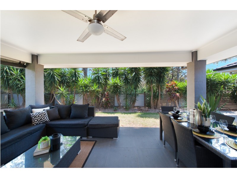 18 Hillcrest Street, Wellington Point QLD 4160