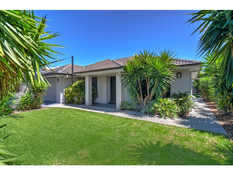 18 Hillcrest Street, Wellington Point QLD 4160