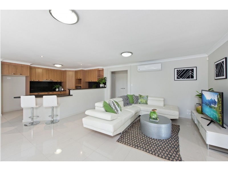 18 Hillcrest Street, Wellington Point QLD 4160