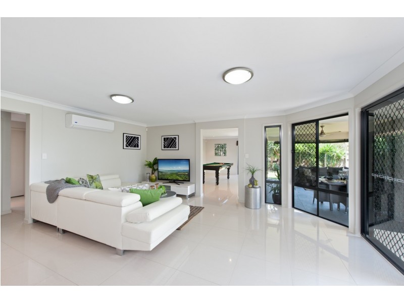 18 Hillcrest Street, Wellington Point QLD 4160