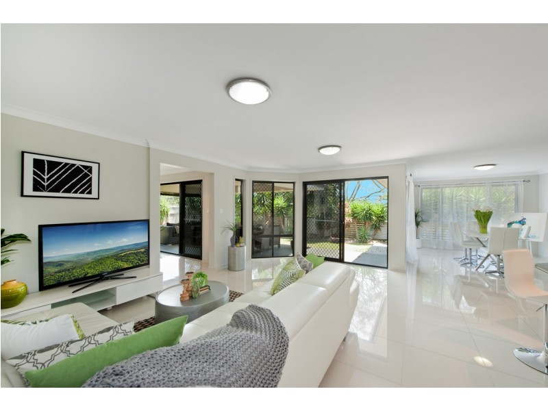 18 Hillcrest Street, Wellington Point QLD 4160