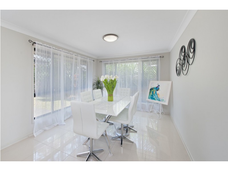 18 Hillcrest Street, Wellington Point QLD 4160