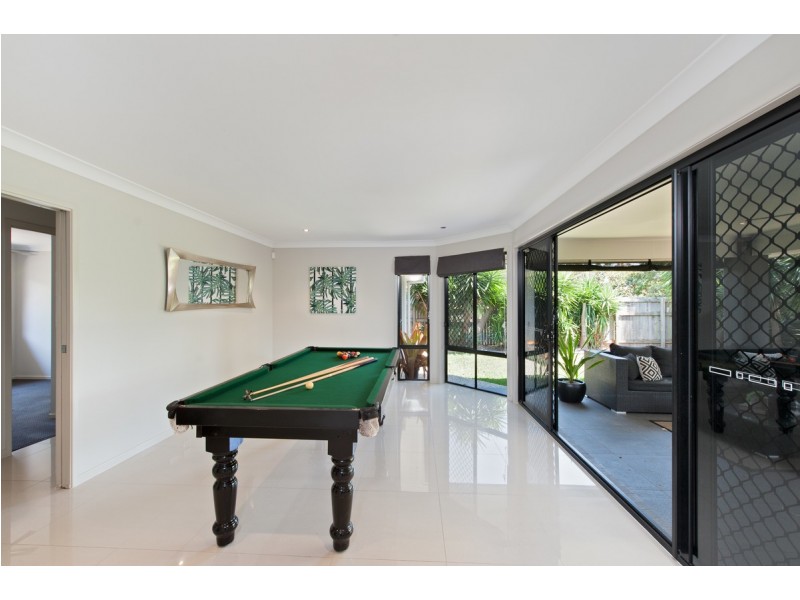 18 Hillcrest Street, Wellington Point QLD 4160