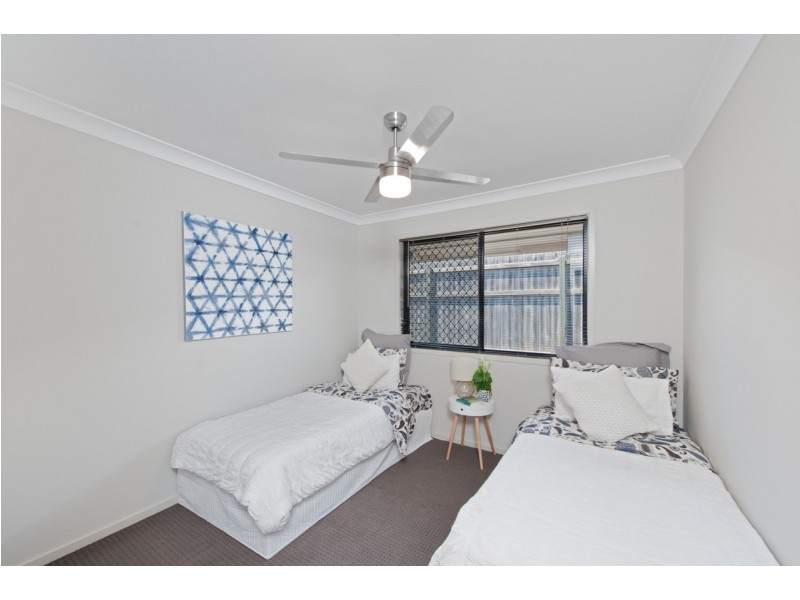 18 Hillcrest Street, Wellington Point QLD 4160