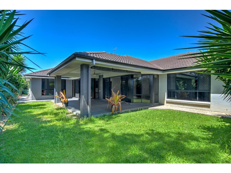 18 Hillcrest Street, Wellington Point QLD 4160