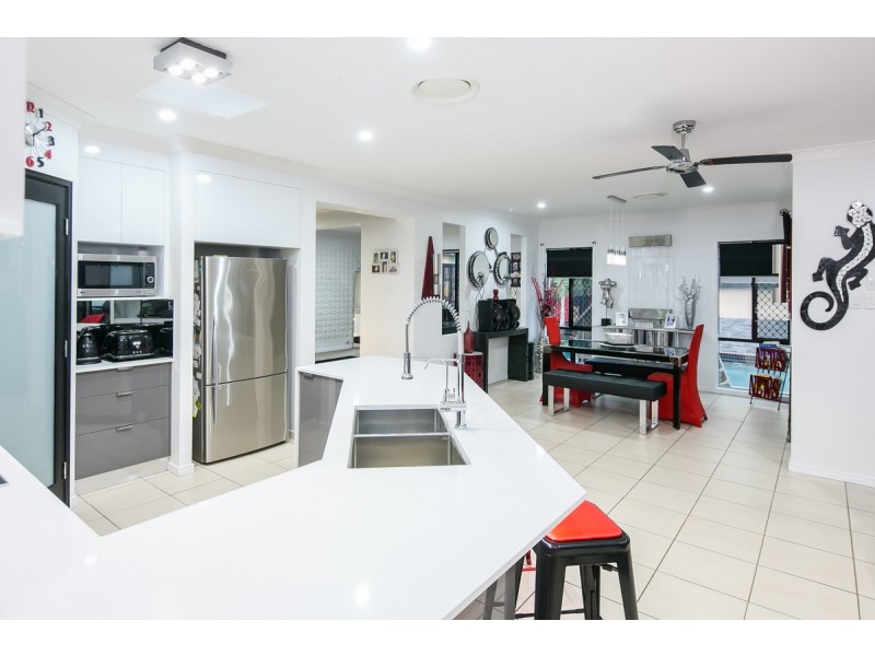 2 Pellita Court, Victoria Point QLD 4165