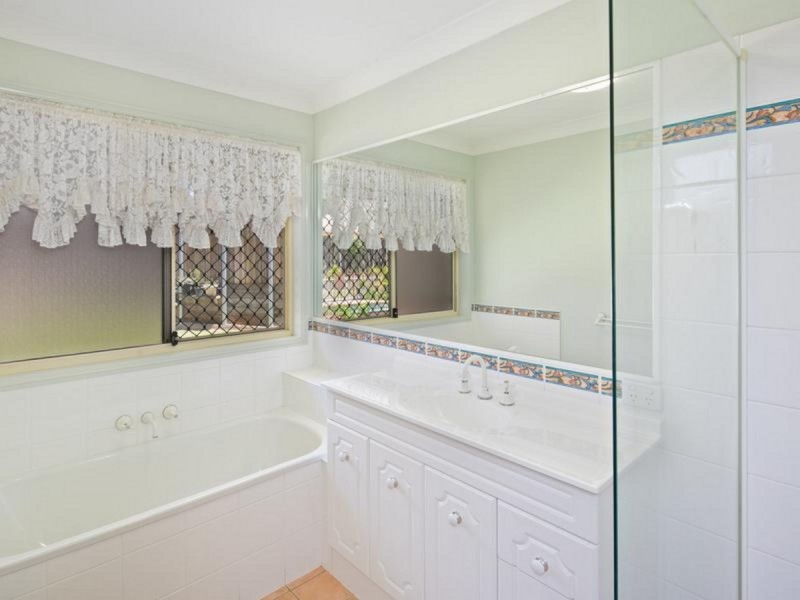 29 Viola Drive, Redland Bay QLD 4165