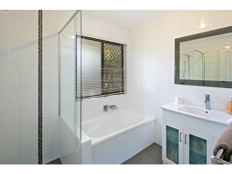 65 Riesling Street, Thornlands QLD 4164