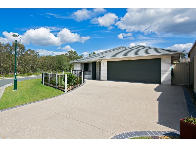 7 Prospect Crescent, Victoria Point QLD 4165