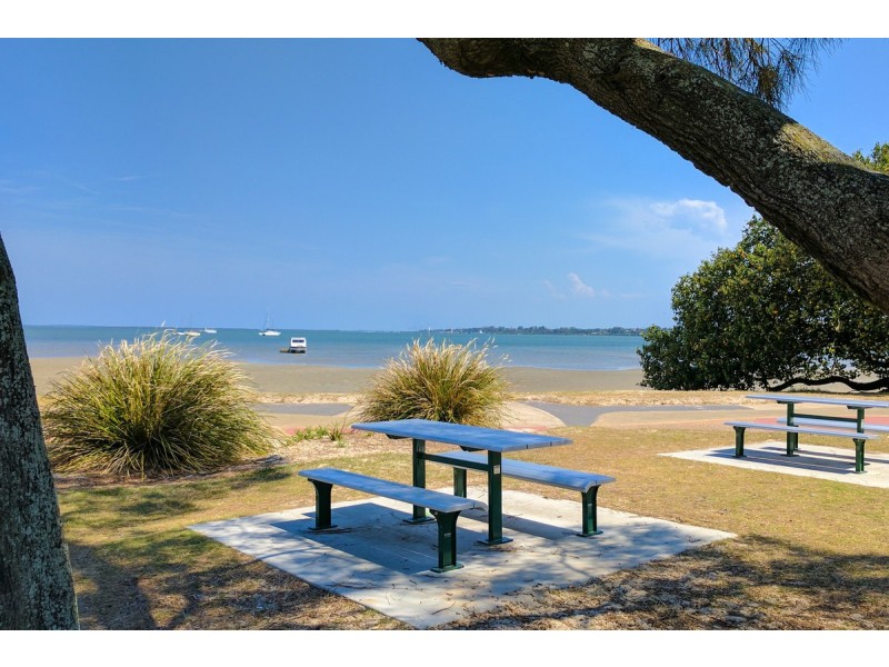 17 Thompson Street, Victoria Point QLD 4165