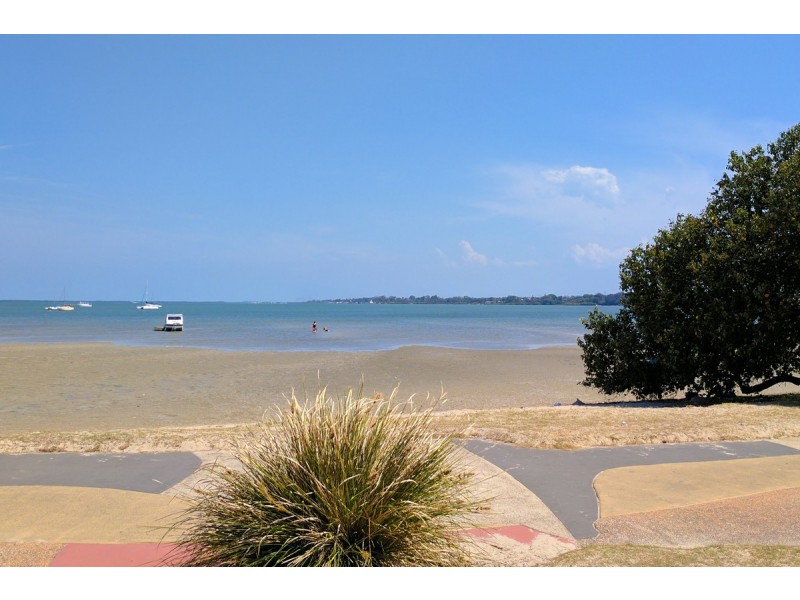 17 Thompson Street, Victoria Point QLD 4165