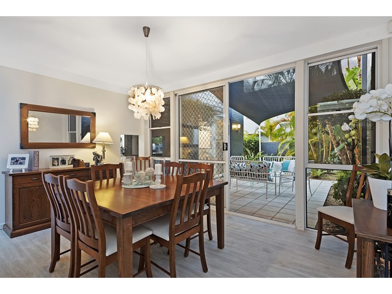 5 Captains Court, Raby Bay QLD 4163