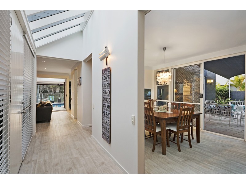 5 Captains Court, Raby Bay QLD 4163