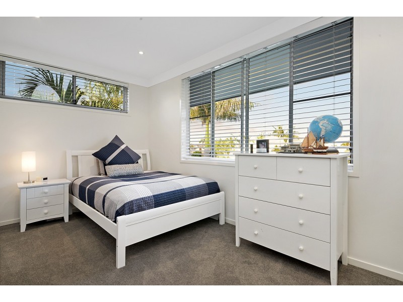 5 Captains Court, Raby Bay QLD 4163