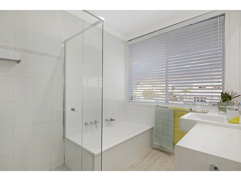 5 Captains Court, Raby Bay QLD 4163