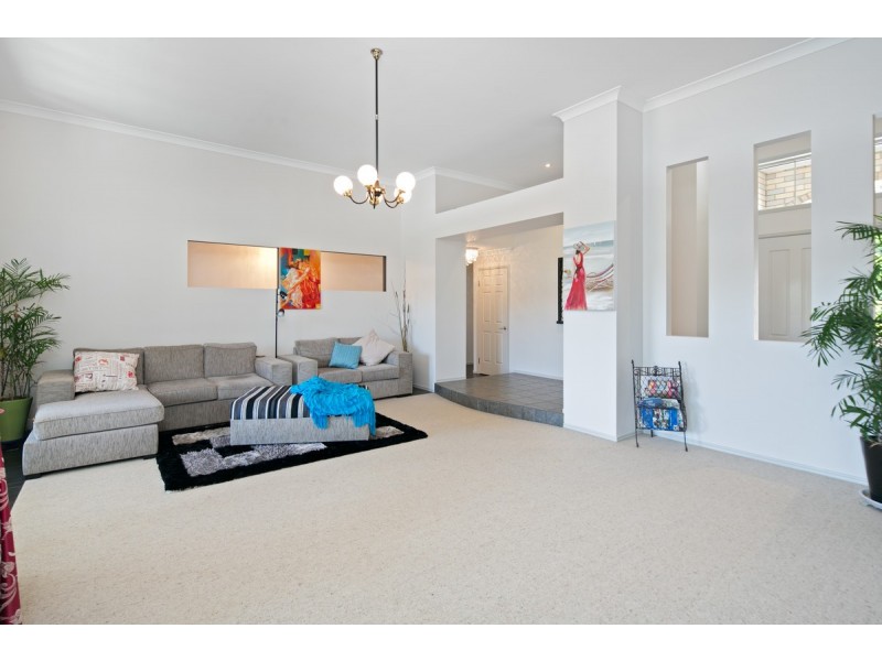 10 Ivory Lane, Ormiston QLD 4160