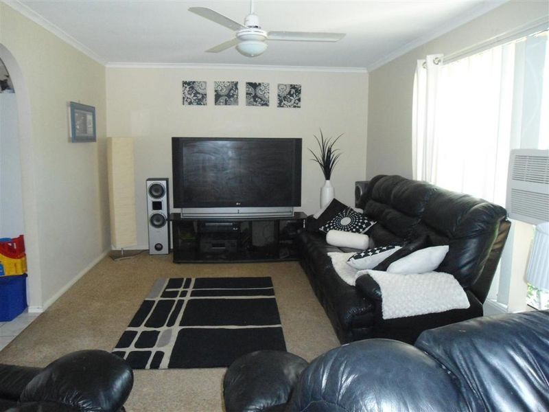 5 Montrose Place, Redland Bay QLD 4165