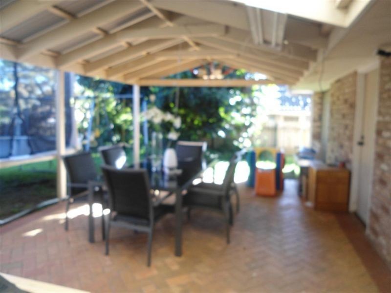 5 Montrose Place, Redland Bay QLD 4165