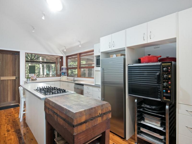 18 Moonah Street, Coochiemudlo Island QLD 4184