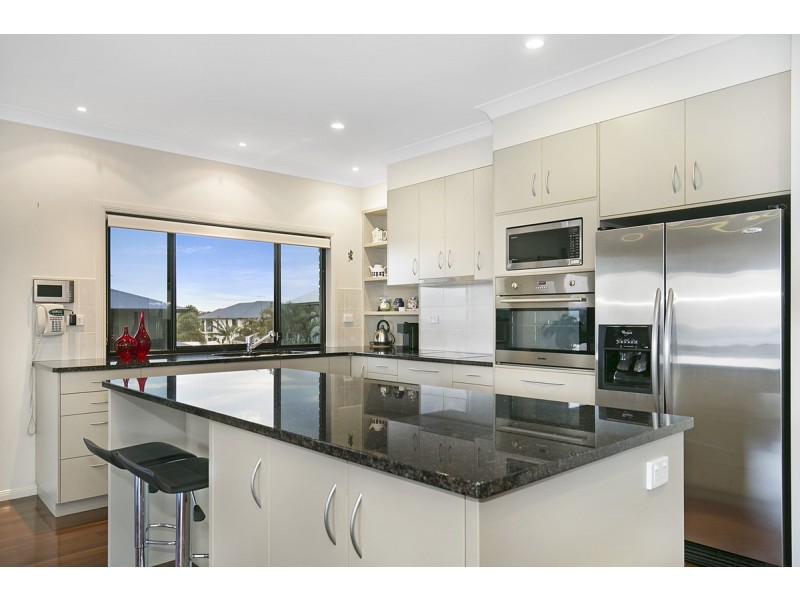 1 Baylink Drive, Redland Bay QLD 4165